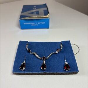 ✨ AVON Vintage January Birthstone Jewelry Gift Set – Garnet Look ✨